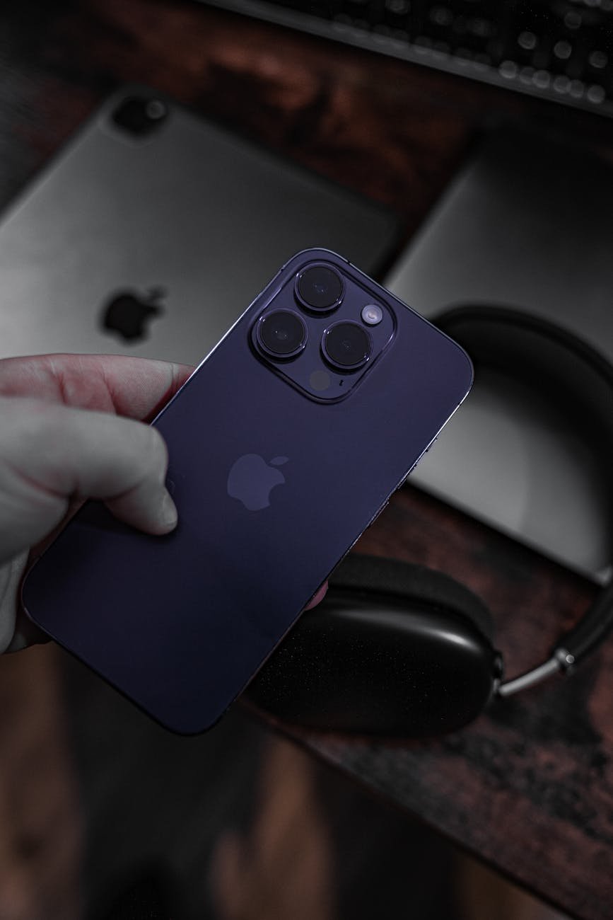 Impacto no mercado e reação de concorrentes ao Smartphone OpenAI com IA